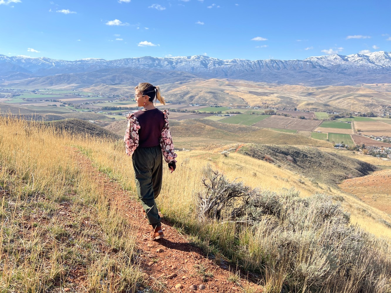 girl hiking in Morgan Utah